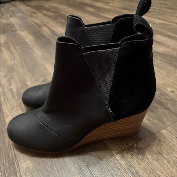 Tom’s Black Wedge Boots - Picture 1 of 4